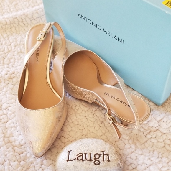 ANTONIO MELANI Shoes - 🌻New Antonio Melani gold slings🌻